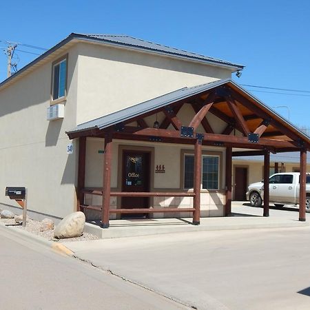 Winterton Suites Williston Eksteriør bilde